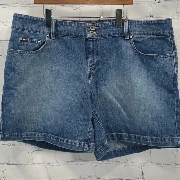 Tommy Hilfiger Pants - TOMMY HILFIGER JEAN SHORTS WOMENS PLUS SIZE 20 MID RISE 7"